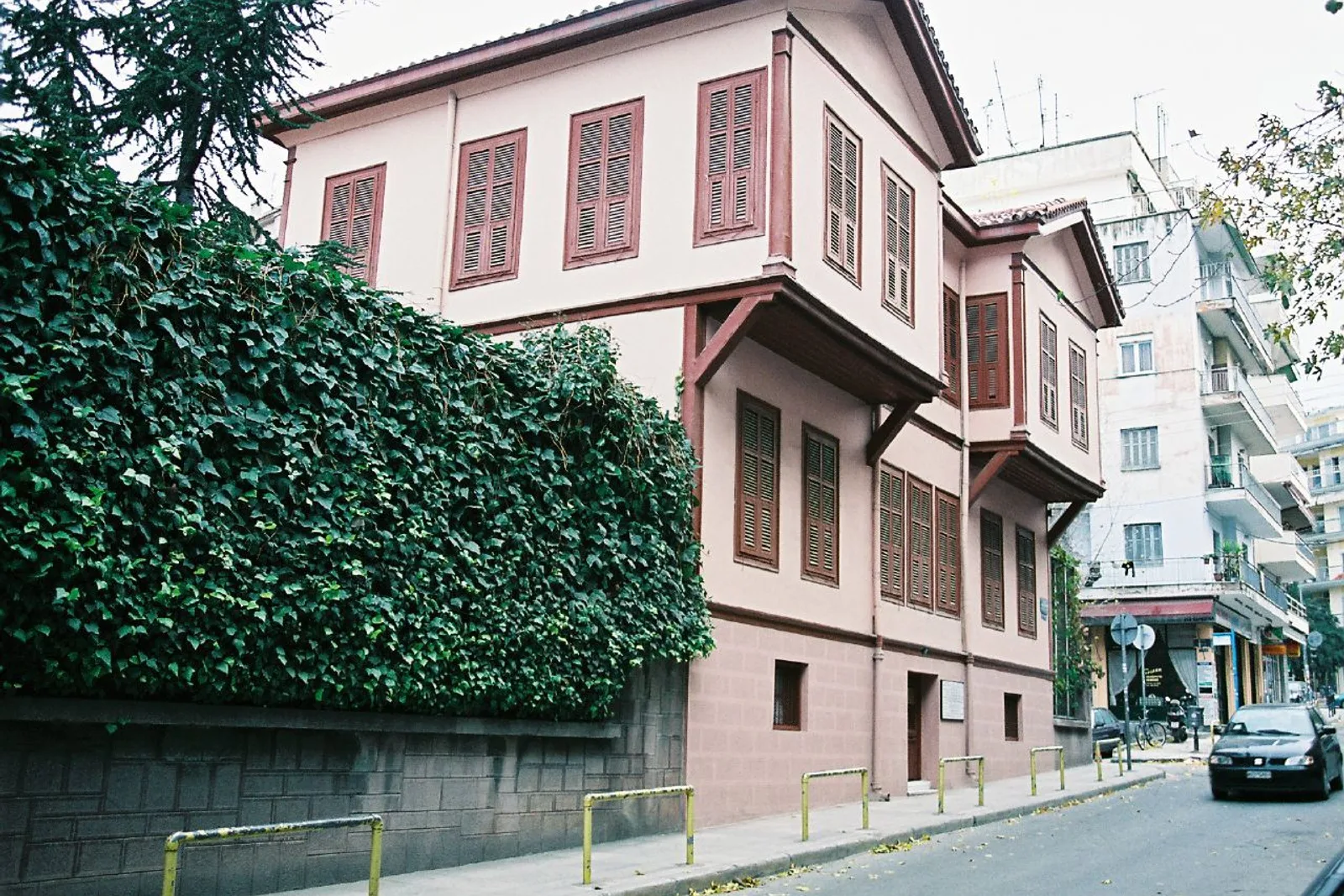 The pink three-storey Ottoman house where Atatürk was born, now a museum, in Thessaloniki