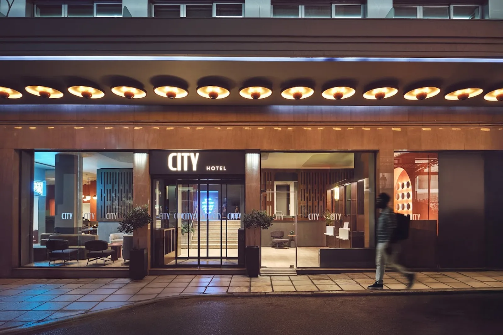 City Hotel Thessaloniki entrance on Komninon Street