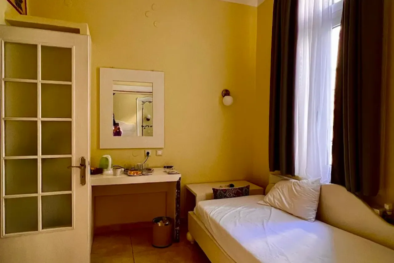 Augustos Hotel — view 2