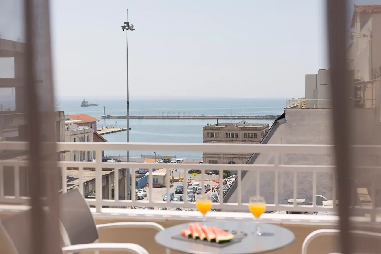 Hotel Plaza — view 2