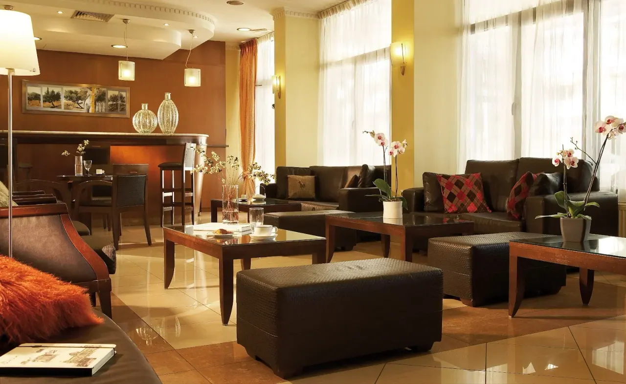 Rotonda Hotel — view 3