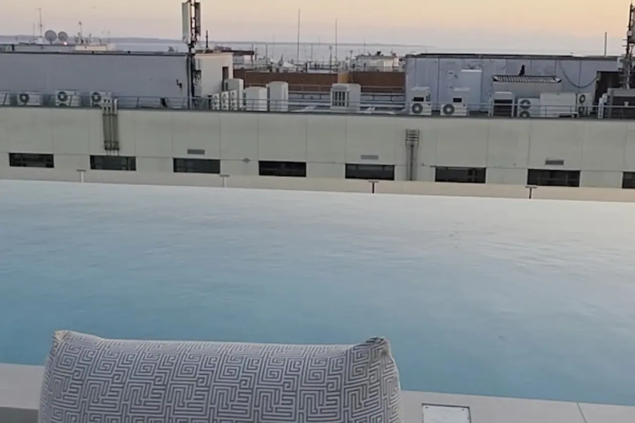 Ennea Rooftop Bar — photo 2