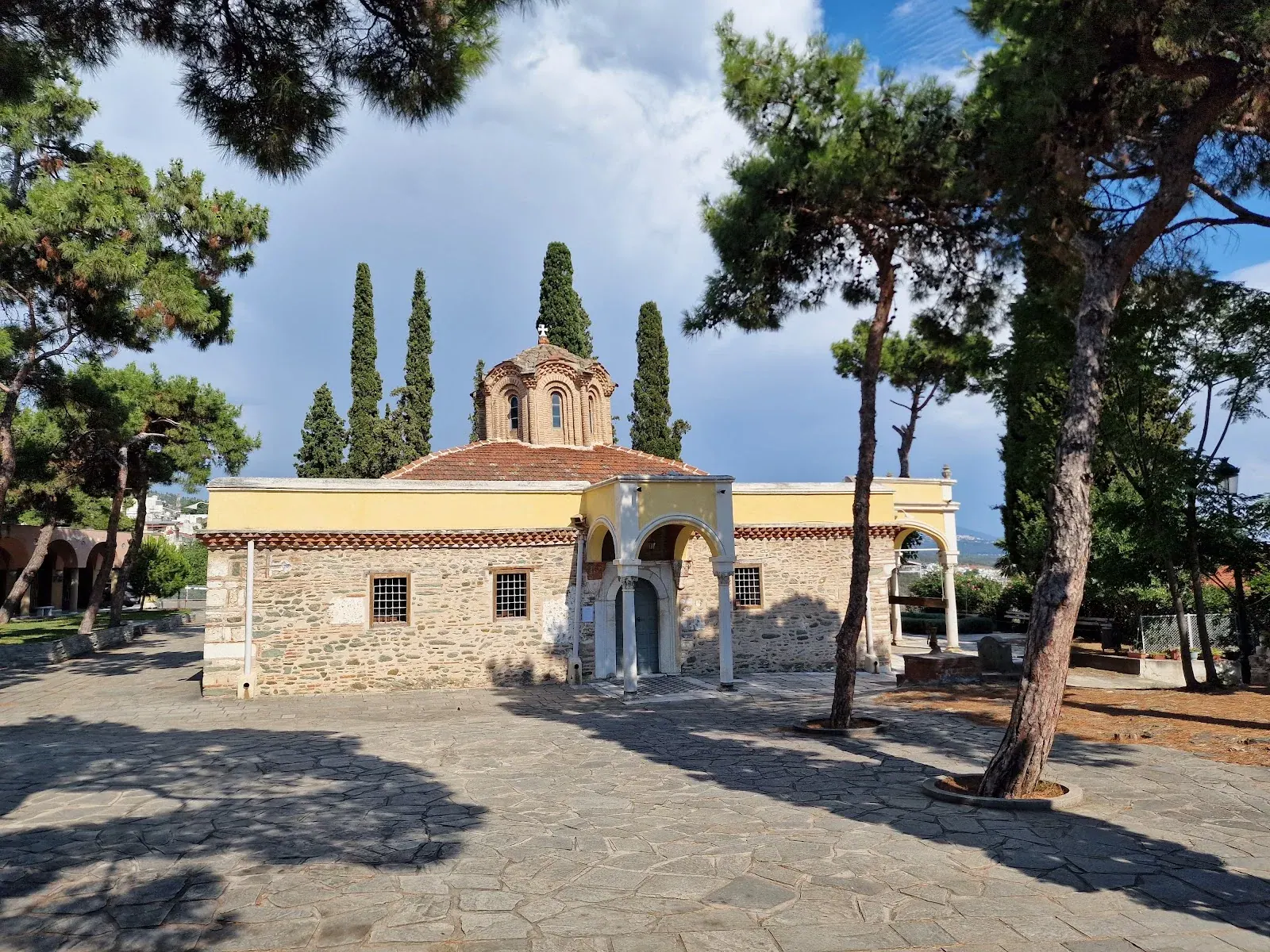 The church of Vlatadon Monastery in its courtyard above Thessaloniki
