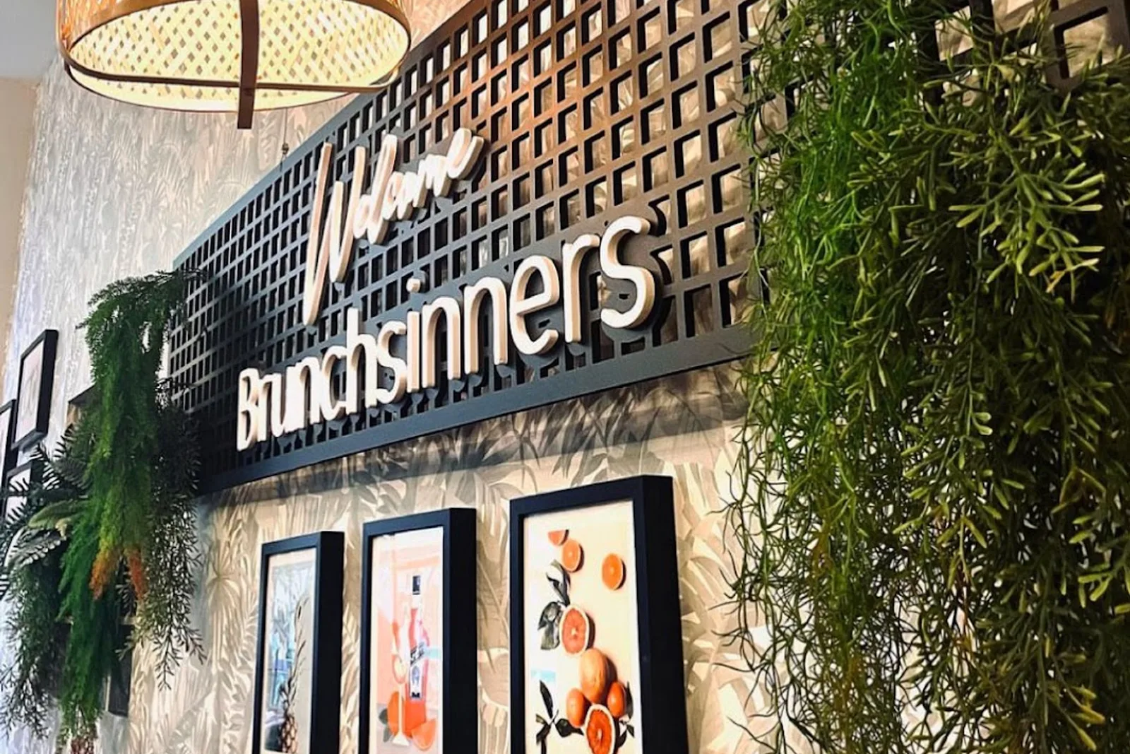 Sweet and savoury brunch plates at Brunchsin on Mitropoleos street, Thessaloniki